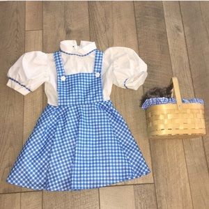 Wizard of oz Dorothy costume and Toto size 4-6